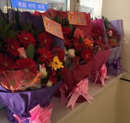 花送雷鋒手，情暖雷鋒心——“萬朵鮮花送雷鋒”活動溫暖落幕
